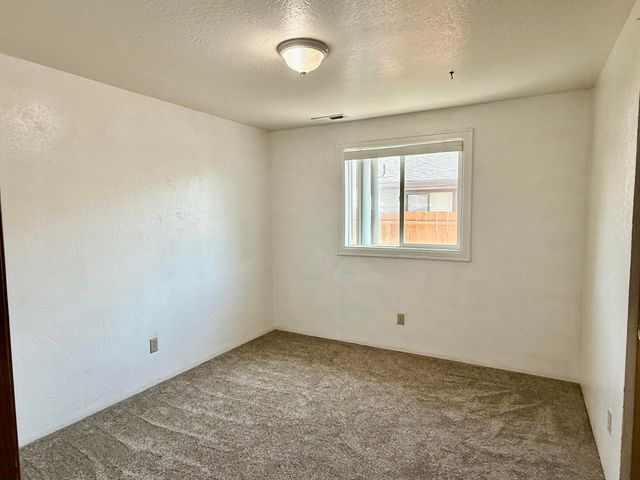 3015 Milhoan Drive, Medford, OR 97504