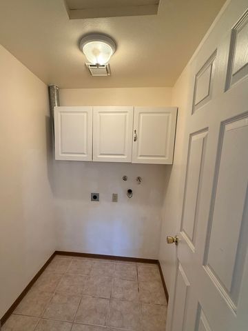 3015 Milhoan Drive, Medford, OR 97504