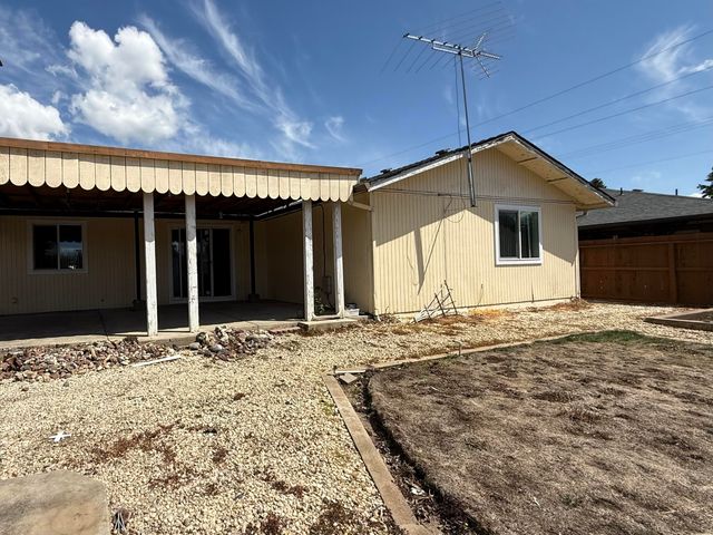 3015 Milhoan Drive, Medford, OR 97504