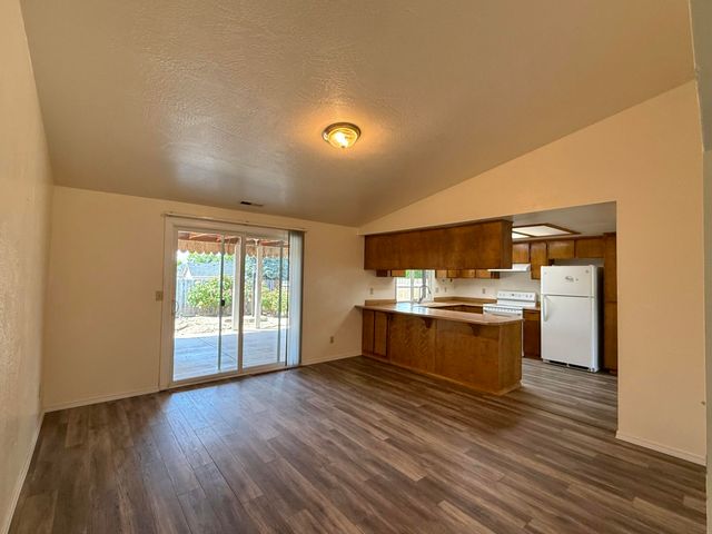 3015 Milhoan Drive, Medford, OR 97504