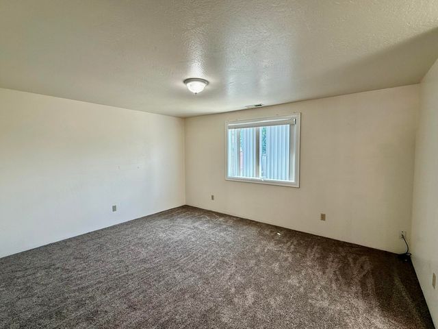 3015 Milhoan Drive, Medford, OR 97504