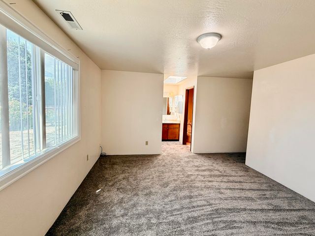 3015 Milhoan Drive, Medford, OR 97504