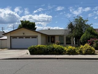 3015 Milhoan Drive, Medford, OR 97504