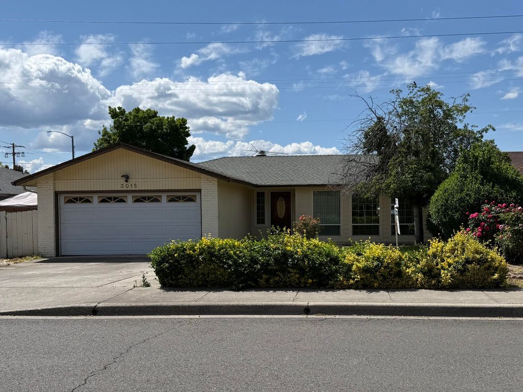 3015 Milhoan Drive, Medford, OR 97504