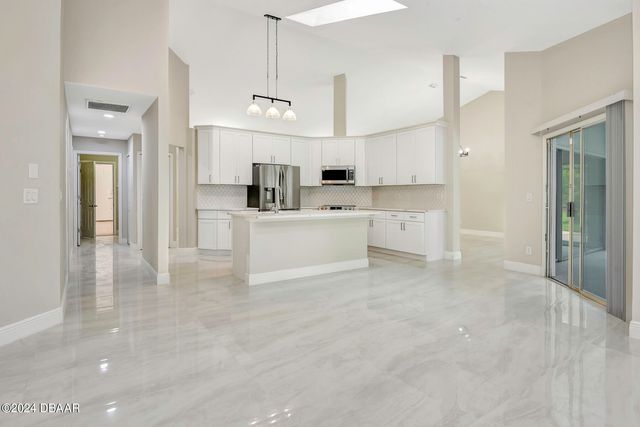 5 Lake Isle Way, Ormond Beach, FL 32174