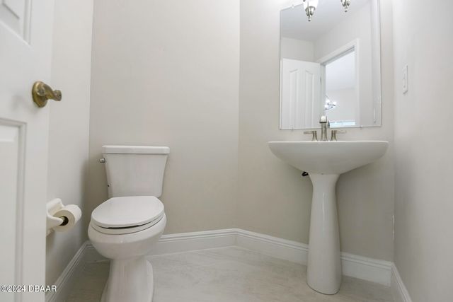 5 Lake Isle Way, Ormond Beach, FL 32174