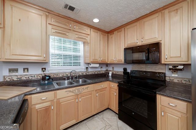 124 Worthy Drive, Mcdonough, GA 30252