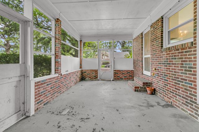 1221 Byron Road, Charleston, SC 29407