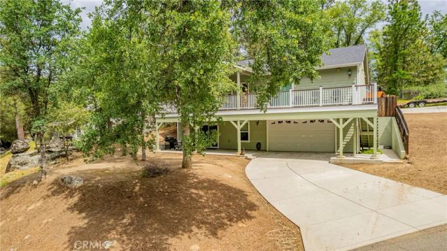 48441 Woodbend Court, Oakhurst, CA 93644