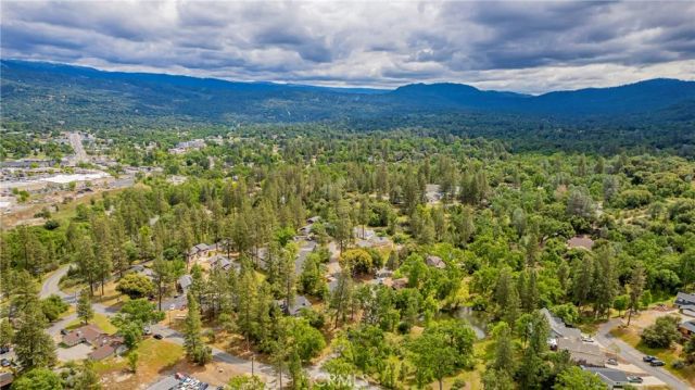 48441 Woodbend Court, Oakhurst, CA 93644