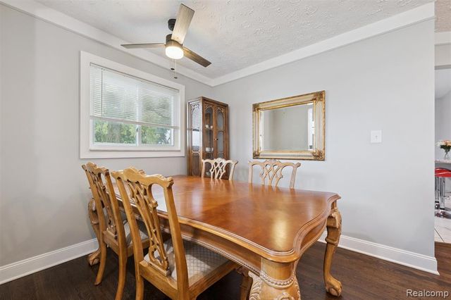 207 W Tienken Road, Rochester Hills, MI 48306