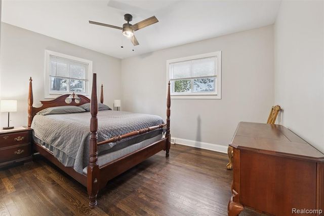 207 W Tienken Road, Rochester Hills, MI 48306