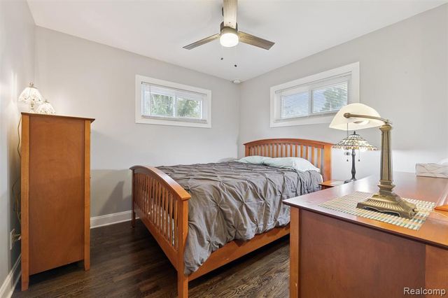 207 W Tienken Road, Rochester Hills, MI 48306