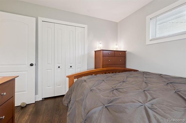 207 W Tienken Road, Rochester Hills, MI 48306