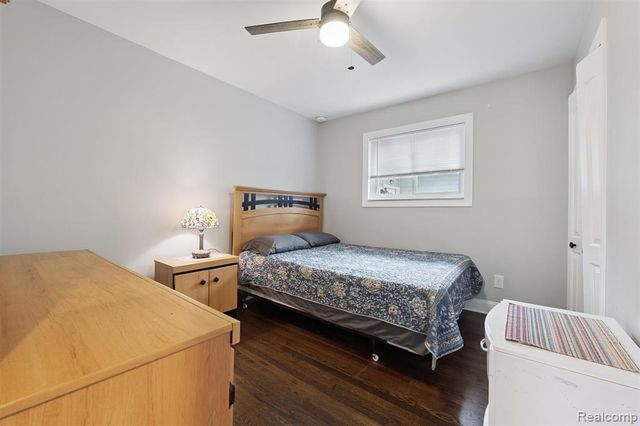 207 W Tienken Road, Rochester Hills, MI 48306