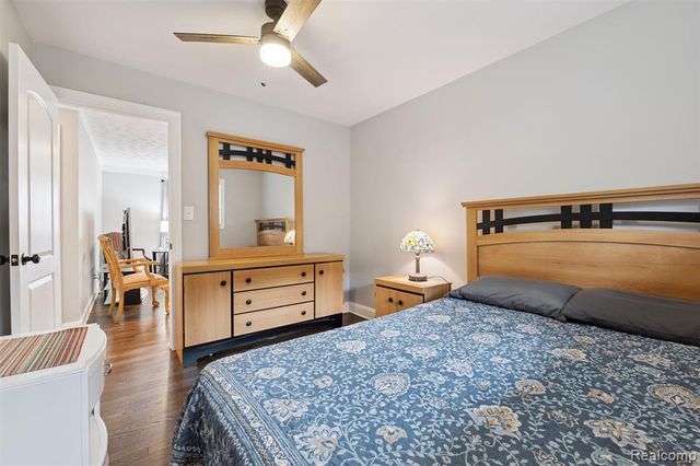 207 W Tienken Road, Rochester Hills, MI 48306