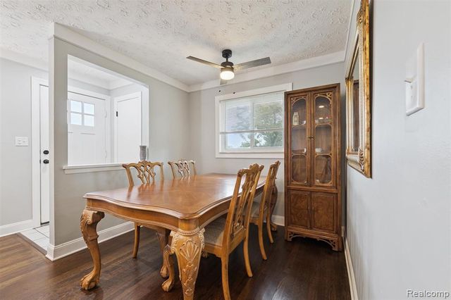 207 W Tienken Road, Rochester Hills, MI 48306