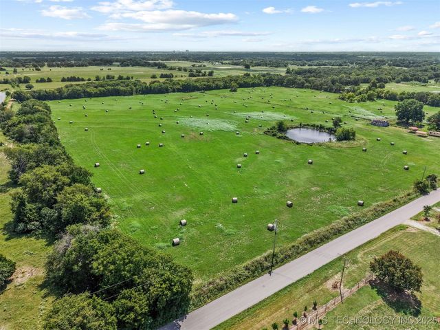 419 Mead Cemetery, Mead, OK 73449