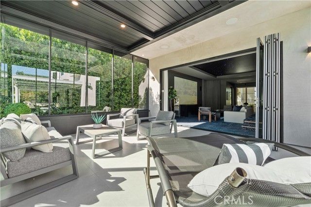 20620 Chatsboro Drive, Woodland Hills (los Angeles), CA 91364