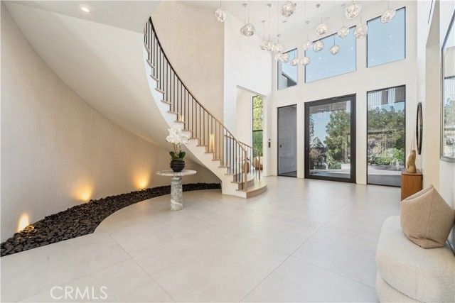 20620 Chatsboro Drive, Woodland Hills (los Angeles), CA 91364