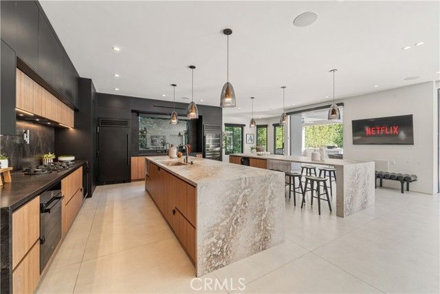 20620 Chatsboro Drive, Woodland Hills (los Angeles), CA 91364