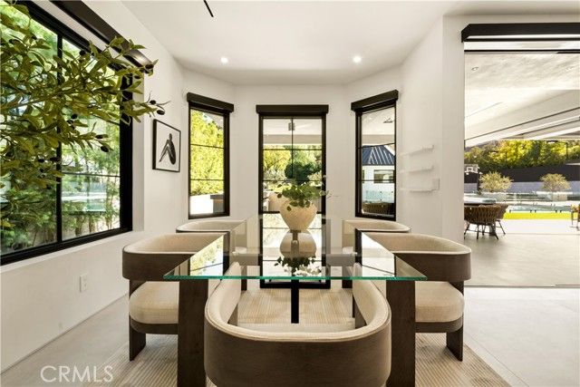 20620 Chatsboro Drive, Woodland Hills (los Angeles), CA 91364