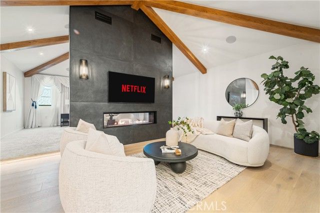 20620 Chatsboro Drive, Woodland Hills (los Angeles), CA 91364