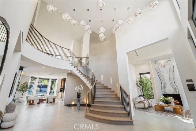 20620 Chatsboro Drive, Woodland Hills (los Angeles), CA 91364