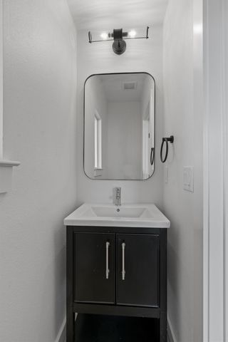 5601 Manor RD A, Austin, TX 78723