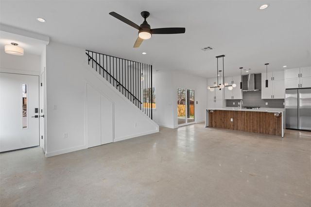 5601 Manor RD A, Austin, TX 78723