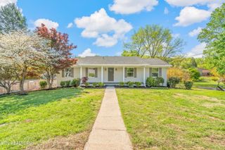 10504 Blakewood Drive, Knoxville, TN 37922