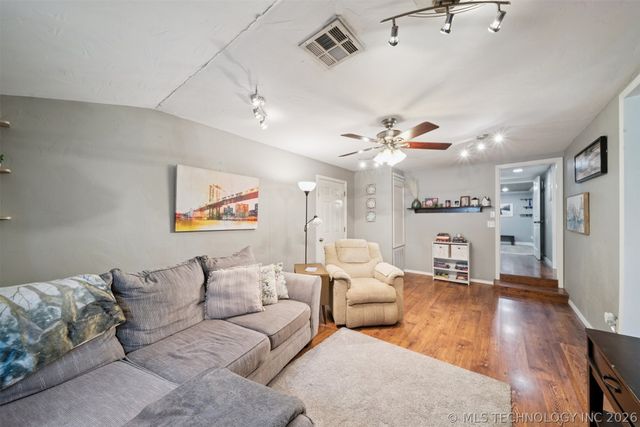 608 W Sequoyah Avenue, Vinita, OK 74301