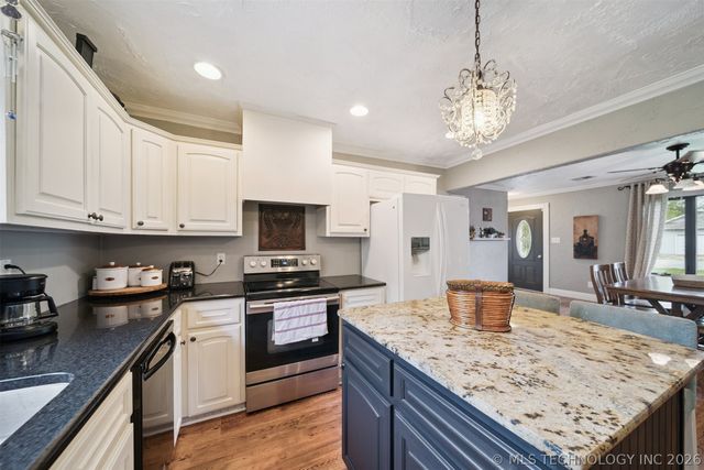 608 W Sequoyah Avenue, Vinita, OK 74301