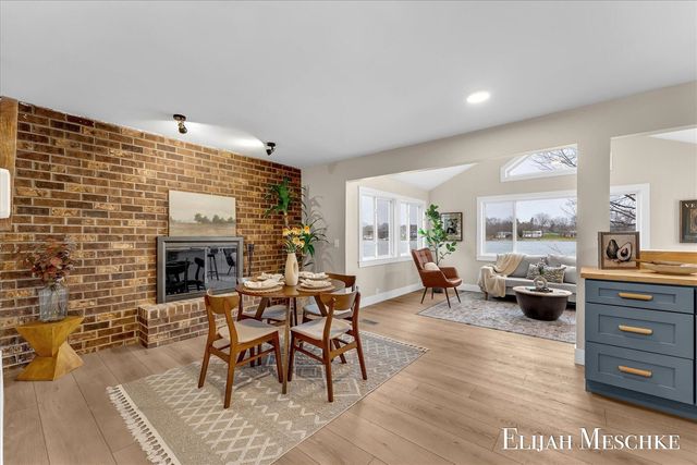 10463 Poplar Drive, Rockford, MI 49341