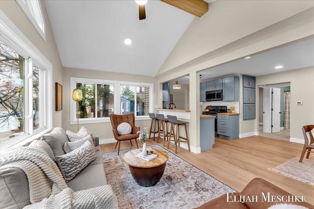 10463 Poplar Drive, Rockford, MI 49341