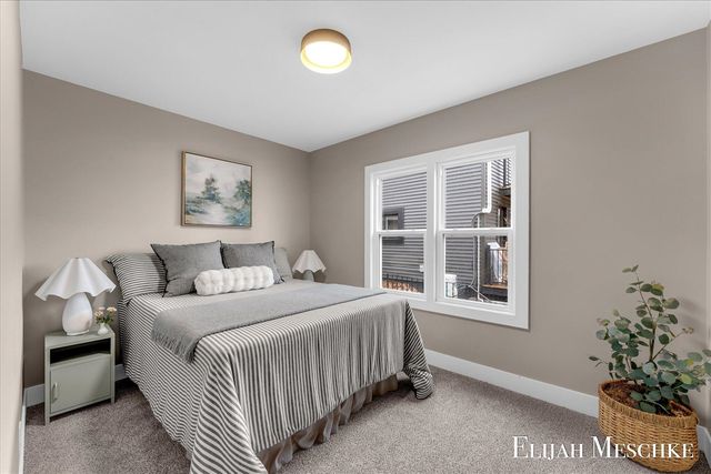 10463 Poplar Drive, Rockford, MI 49341