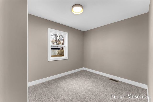 10463 Poplar Drive, Rockford, MI 49341