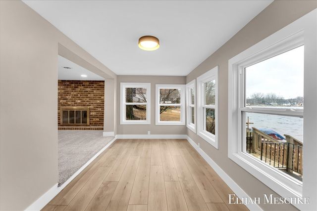 10463 Poplar Drive, Rockford, MI 49341