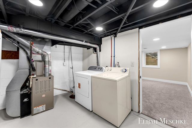 10463 Poplar Drive, Rockford, MI 49341