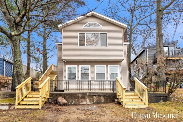 10463 Poplar Drive, Rockford, MI 49341