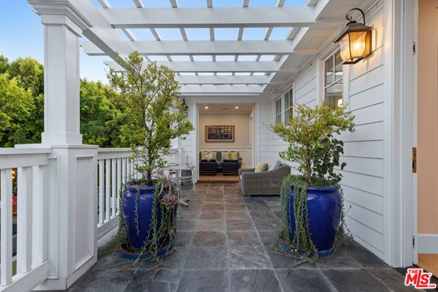 13836 Davana Terrace, Sherman Oaks, CA 91423