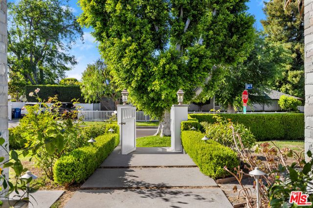 13836 Davana Terrace, Sherman Oaks, CA 91423