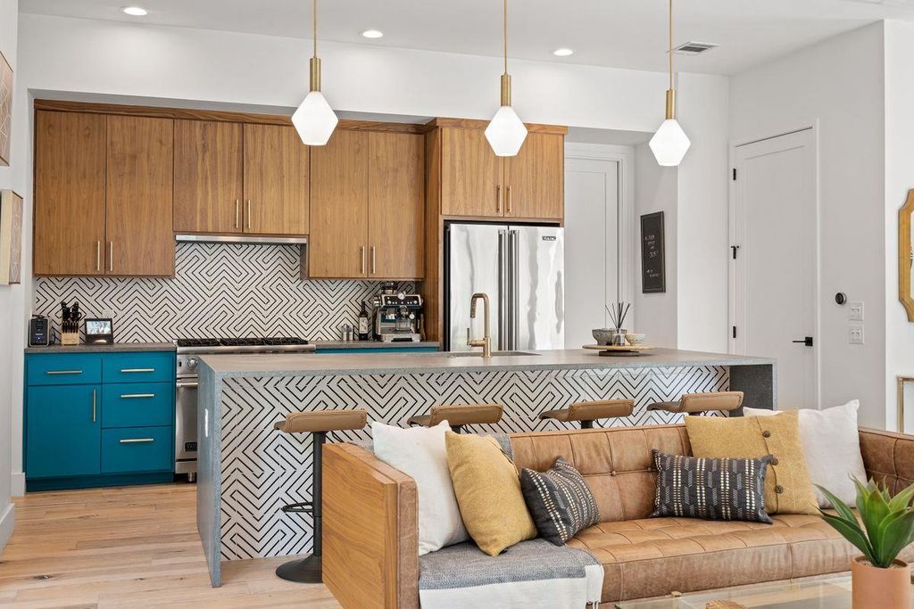 2118 Glendale PL 1, Austin, TX 78704