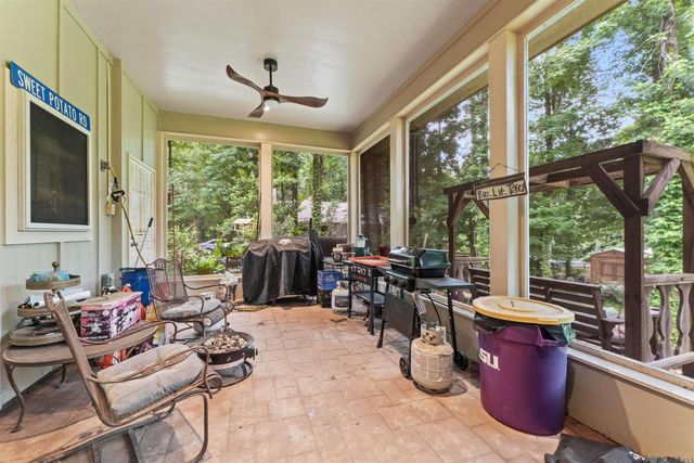 8733 Island Rd, St Francisville, LA 70775