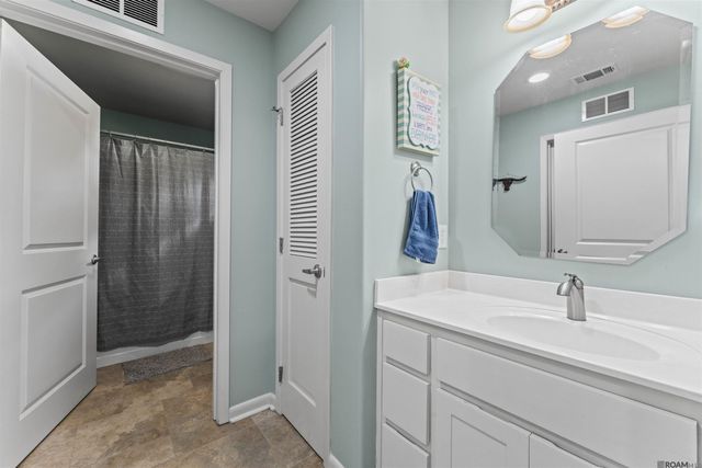 8733 Island Rd, St Francisville, LA 70775