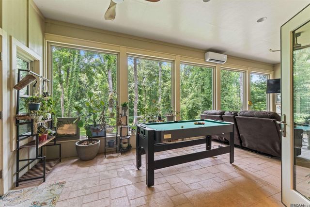 8733 Island Rd, St Francisville, LA 70775