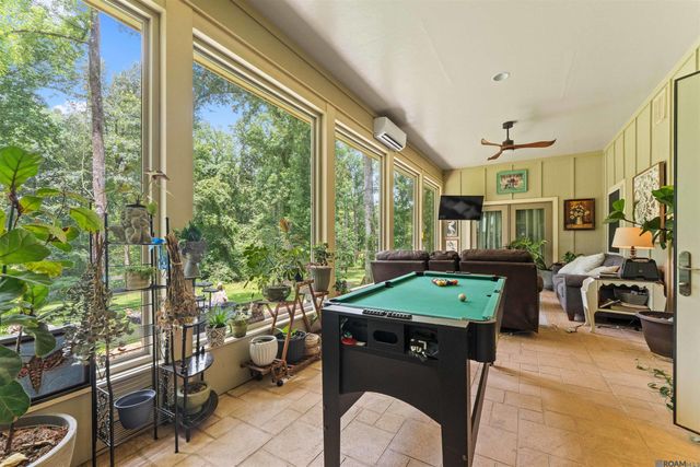8733 Island Rd, St Francisville, LA 70775