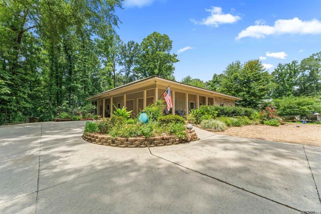 8733 Island Rd, St Francisville, LA 70775
