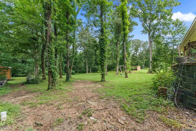 8733 Island Rd, St Francisville, LA 70775