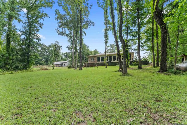 8733 Island Rd, St Francisville, LA 70775